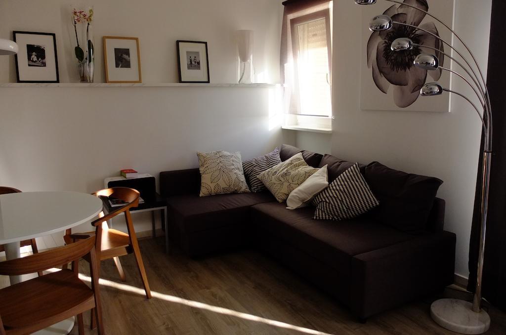 Attico Al Mare Apartment ลิโด ดิ ออสเตีย ภายนอก รูปภาพ