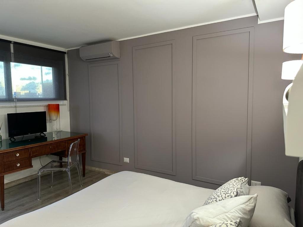 Attico Al Mare Apartment ลิโด ดิ ออสเตีย ภายนอก รูปภาพ