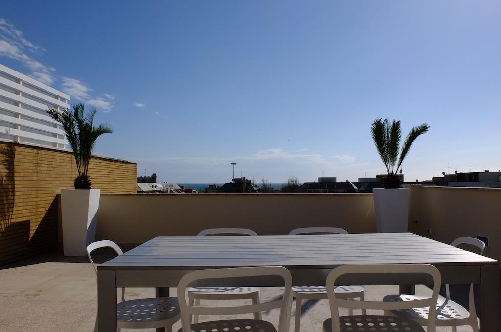 Attico Al Mare Apartment ลิโด ดิ ออสเตีย ภายนอก รูปภาพ